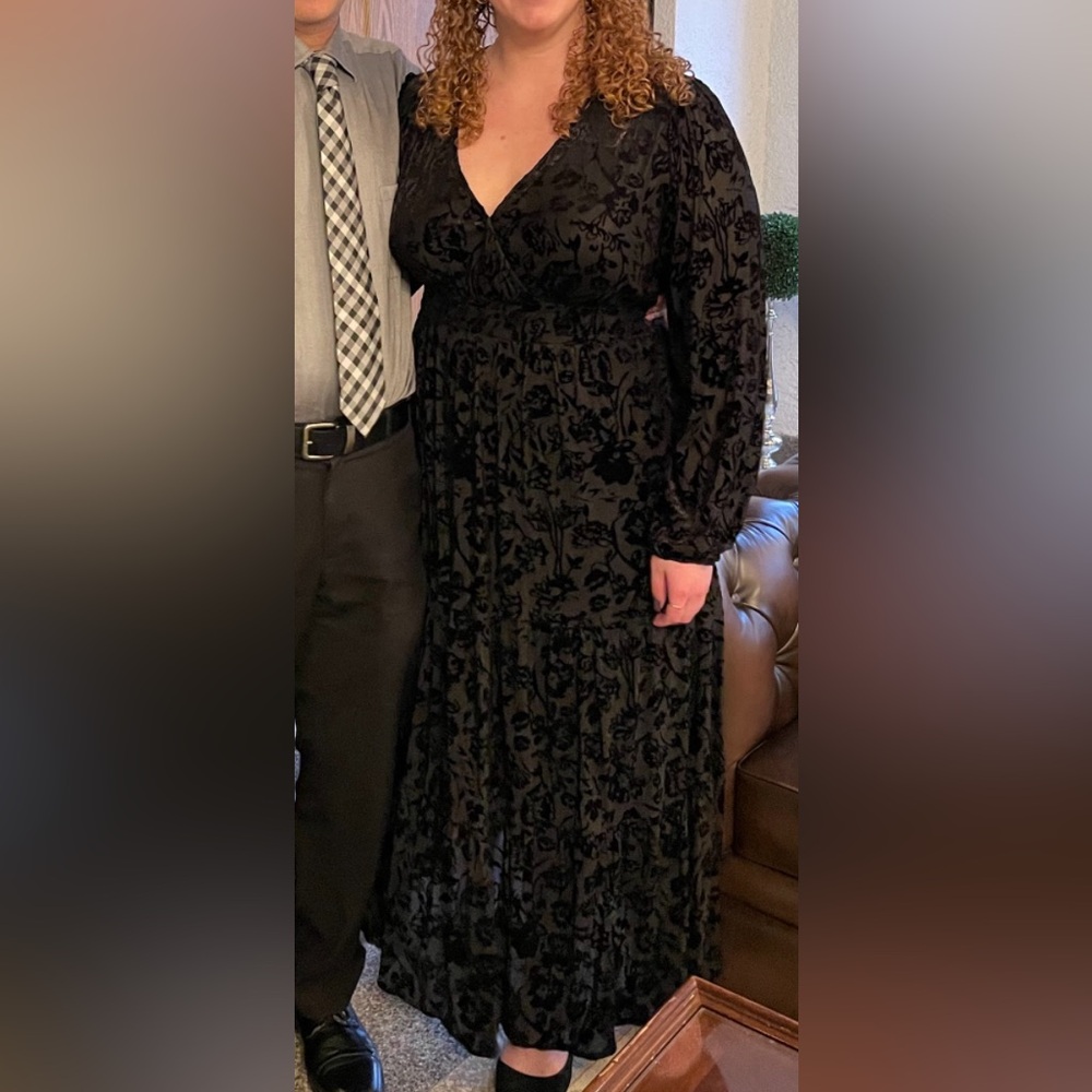 Know Rose Black Maci Dress